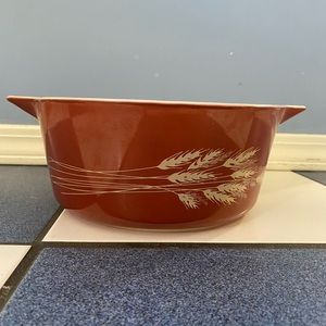 Pyrex Autumn Harvest round casserole dish